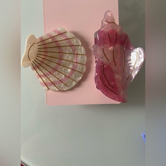 Viral Frasier Sterling Shell Pink Hair Claw Clips Set